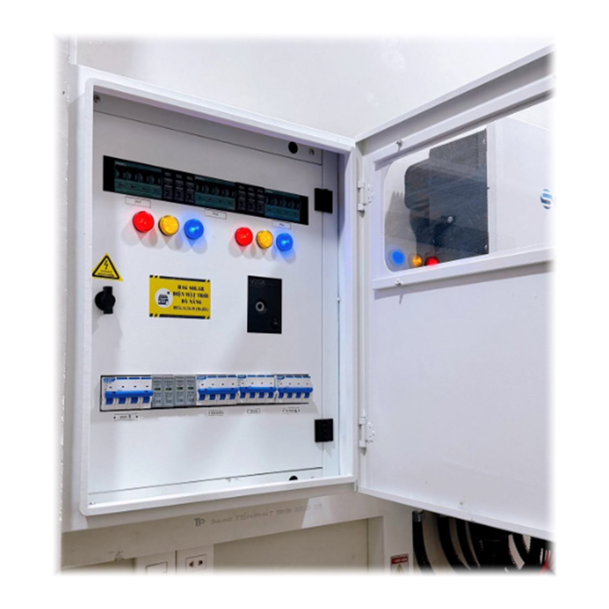 Tủ điện HAG 3 pha Hybrid lắp đặt thực tế